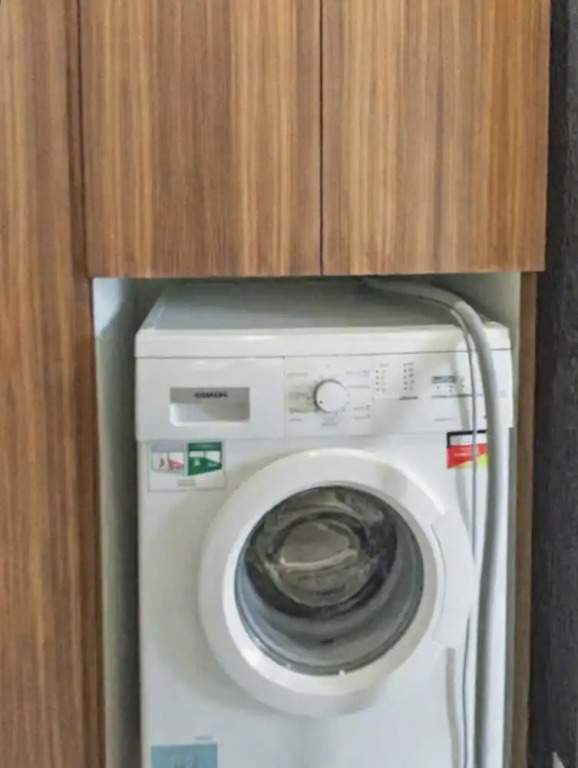 S39- 1 BR Downtown Bangkok Apt with Balcony and Pool