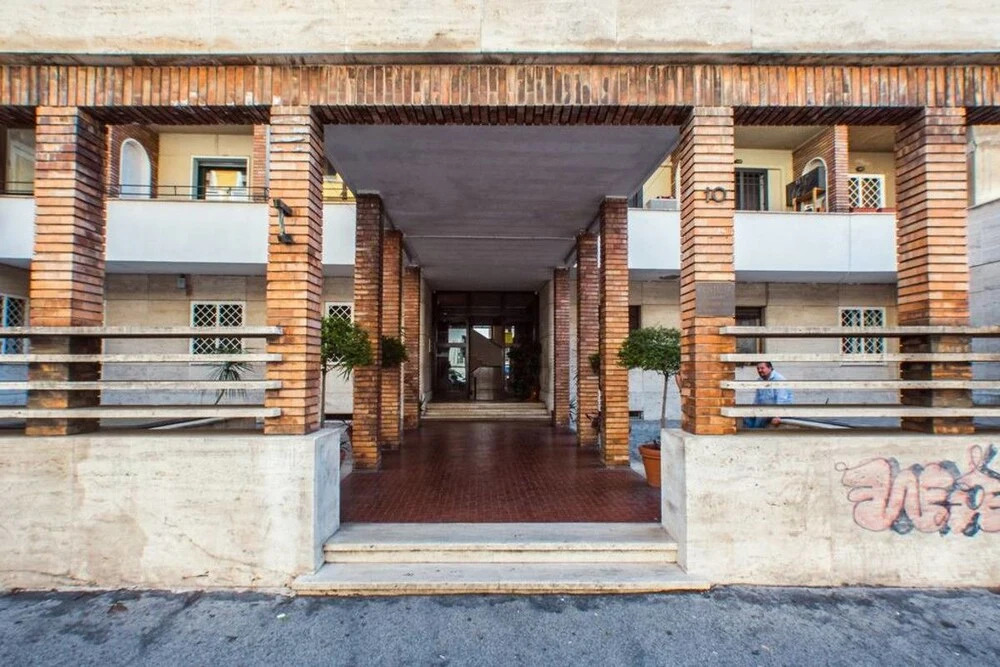 Spacious and Modern 3 bed Flat in Central Location