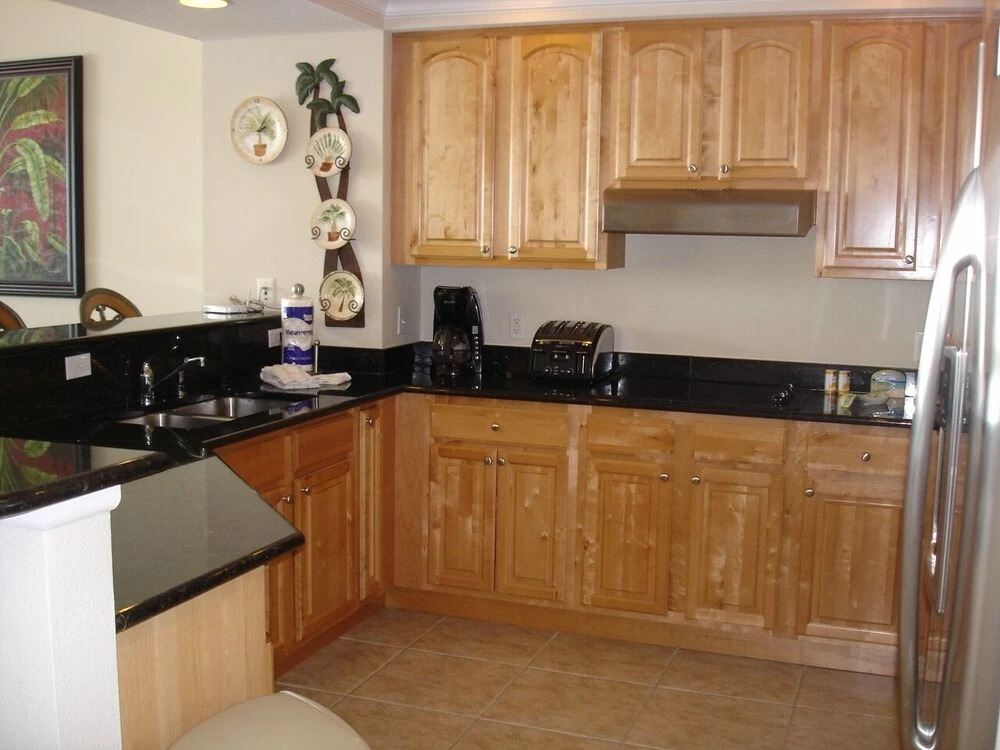 Colonnades 502