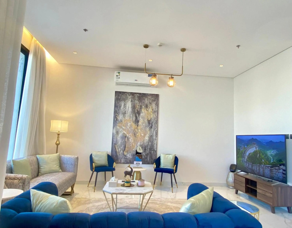 Spacious new 2 bedroom Apt-in amazing location