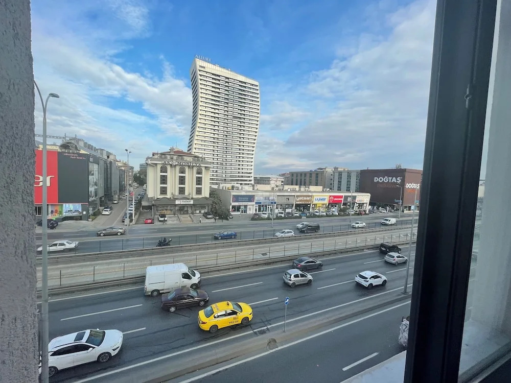 La Vie Suite Hotel
