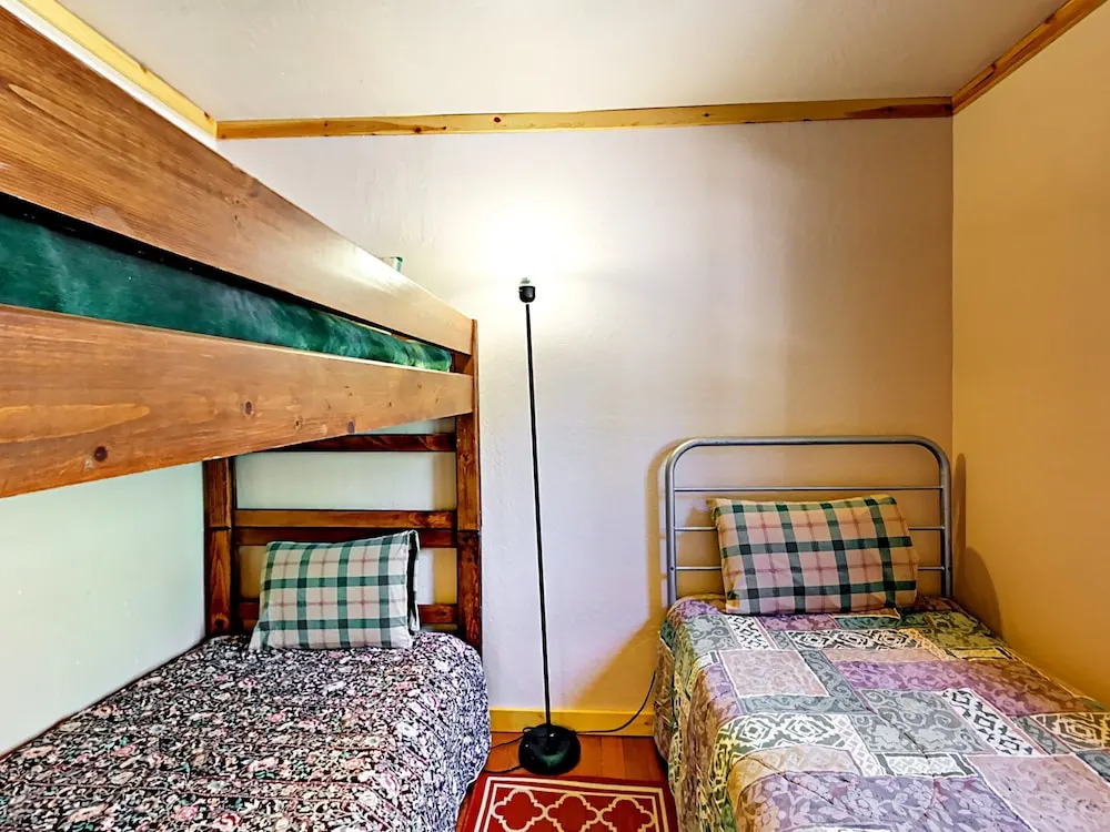 2BR 2BA Heavenly Condo by RedAwning