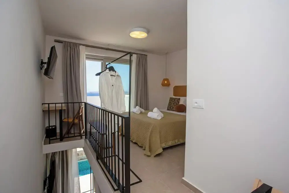 Only yours , Mykonos - Private pool & sea view suites near Scorpios