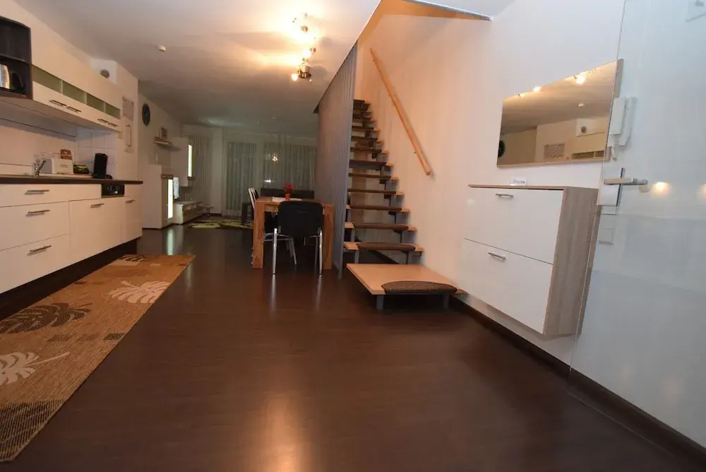 Ab Apartment 80