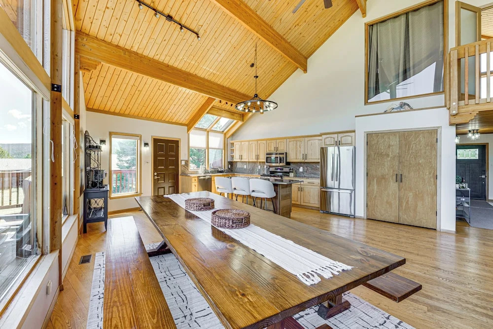 3 Mi to Ski Resort: Spacious Angel Fire Retreat