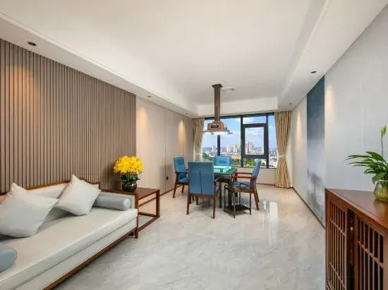 Vienna International Hotel (Xichang Qionghai Wetland Wanda Plaza Store)