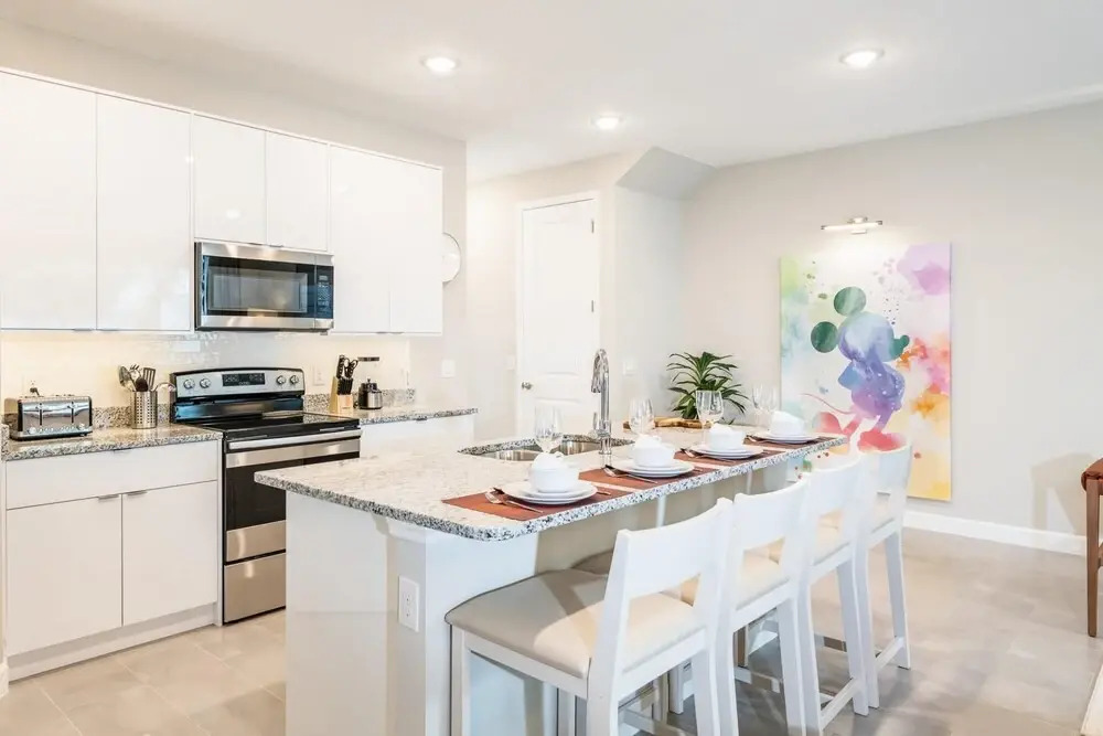 Super Spacious 4 Bedroom Villa 10 min From Disney