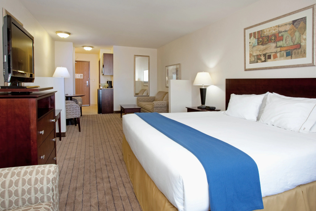 Holiday Inn Express & Suites Buffalo by IHG