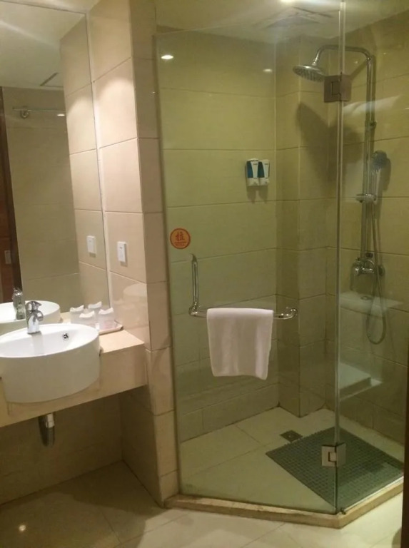 Nanning Hawks Holiday Hotel