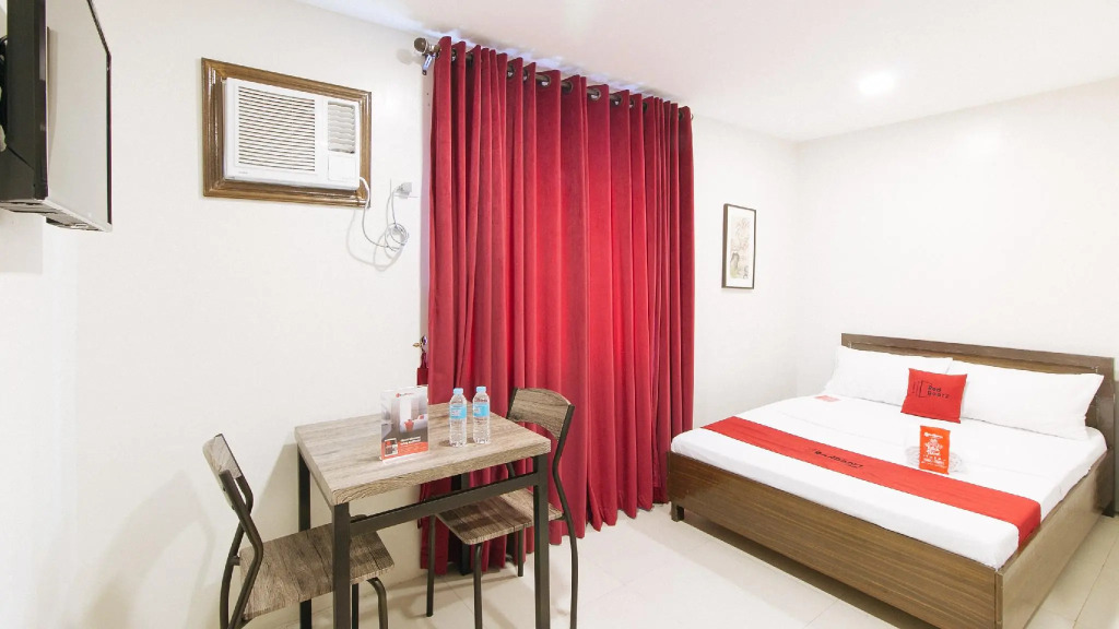 RedDoorz near Fernwoods Garden Quezon City