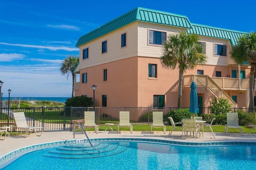 SEA Haven 113 [2/2.5] Free Activities! & Oceanfront Wifi Pool