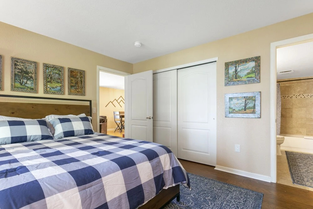 901 Crazy Horse Circle 2 Bedroom Condo by RedAwning