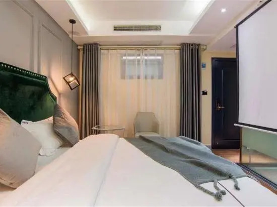 Xiangjiang Xiaozhu Hotel (Changsha Wuyi Plaza)