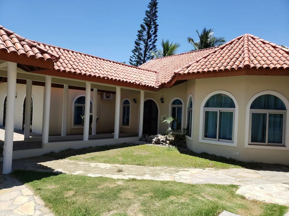 Villa 6 Bedrooms Guests Friendly