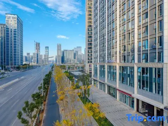 Kunming All Seasons Hampton Hotel (Wujiaba Central Park Zhonghai International Center)