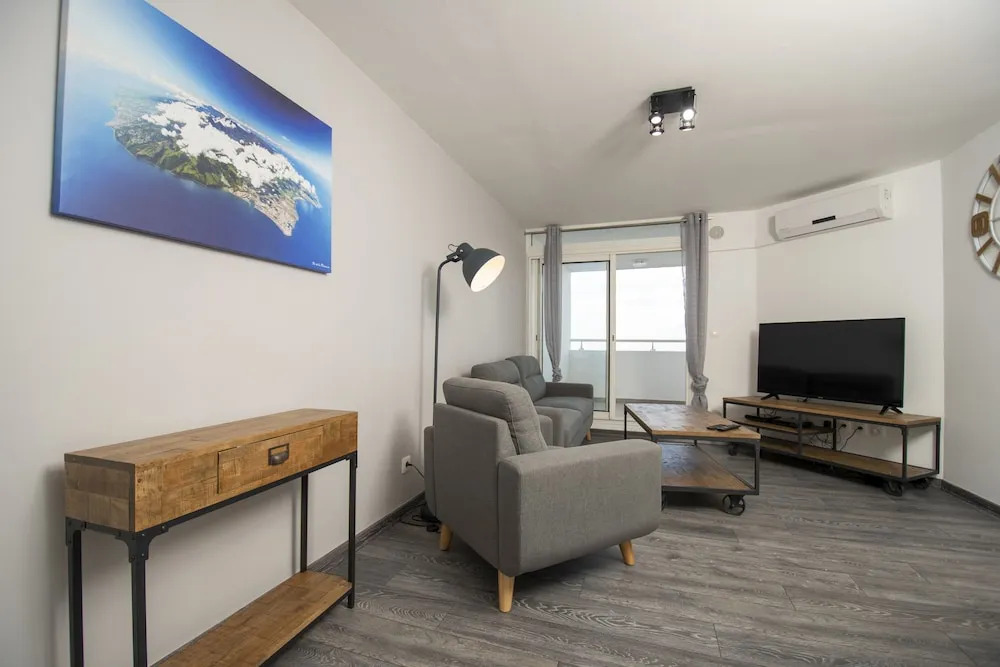 T4 CozyLodge 70m2 - Rénové – 10’ de l'aéroport