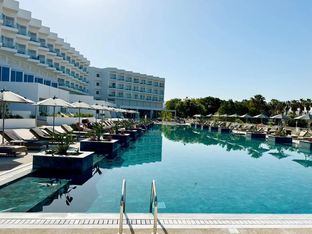 Cali Resort & Spa Designed For Adults by Louis Hotels