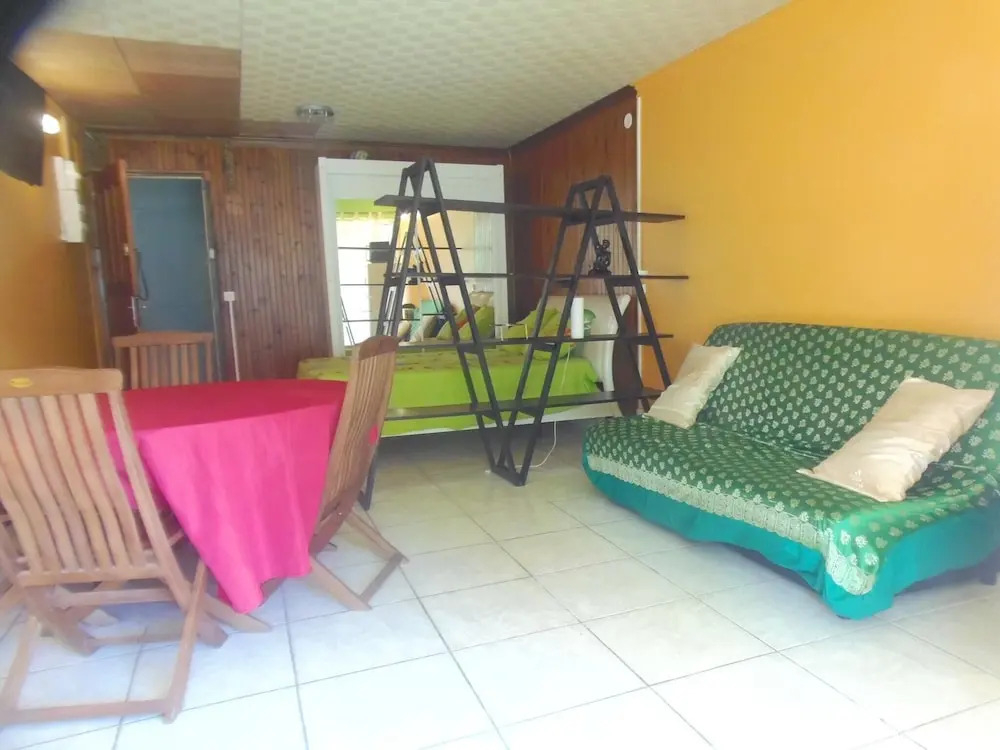 Studio in Le Moule, with Enclosed Garden And Wifi