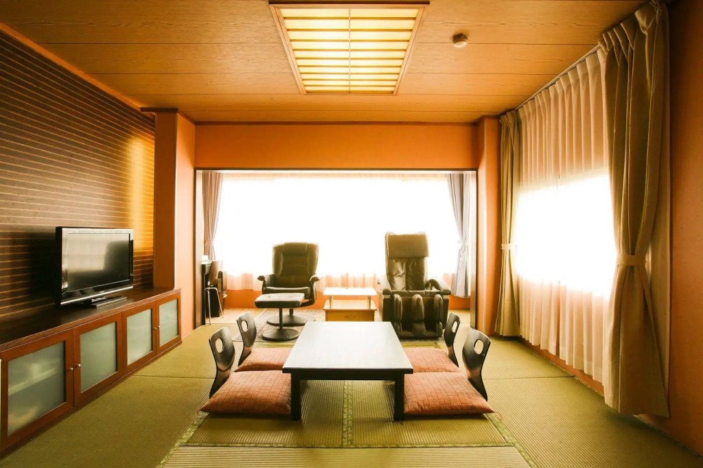 箱根芦ノ湖 HOTEL RaKuun