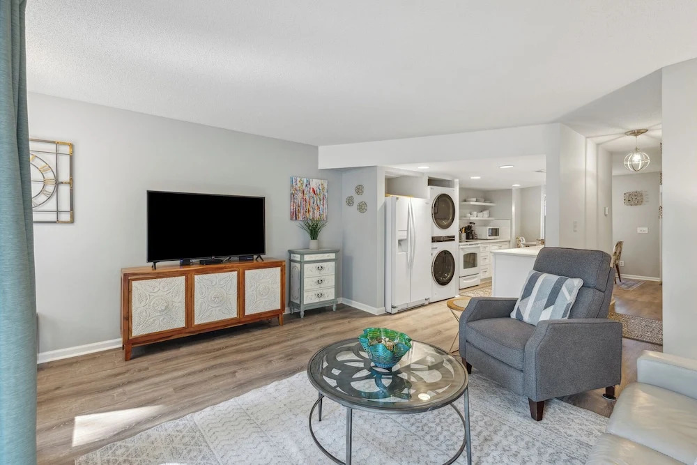 Vitamin Sea Retreat A Dream! Highly Walkable!