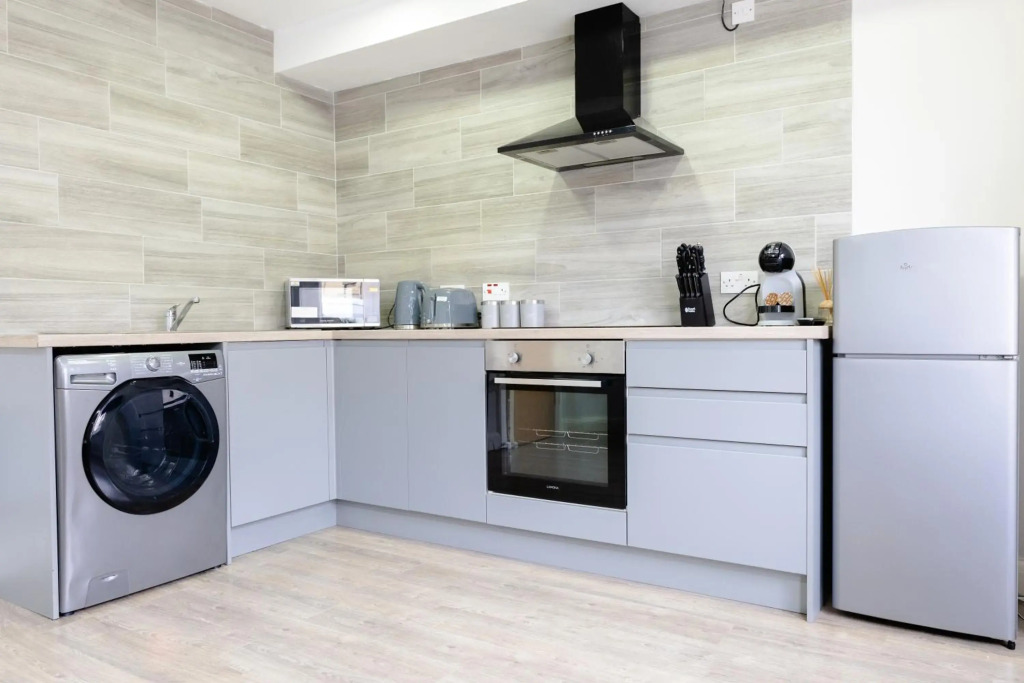 Lovely 2 Bedroom Apartment Near City Centre