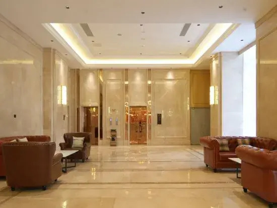 Vienna International Hotel (Yingshan Taihe Xintiandi Branch)