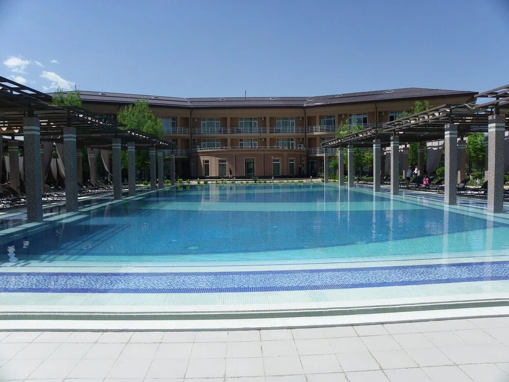 Charos Deluxe Resort