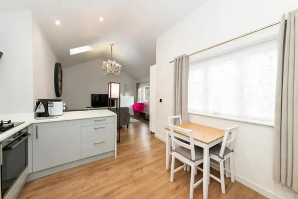 2-bed House in Reading-near Town-sleeps 4
