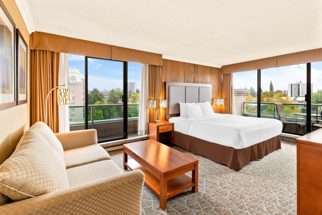 Best Western PLUS Inner Harbour Hotel