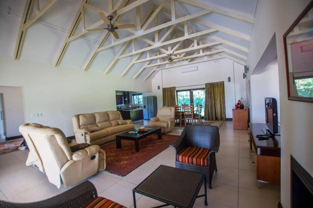 Hoyohoyo Hazyview View Villas