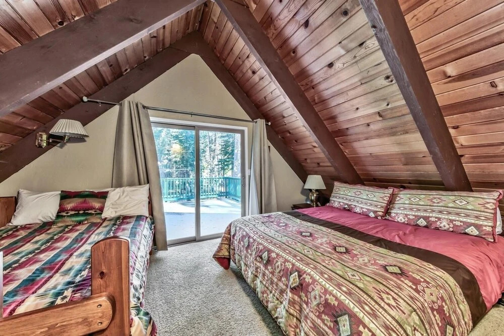 1207s Cabin In The Pines 3 Bedroom Chalet by RedAwning