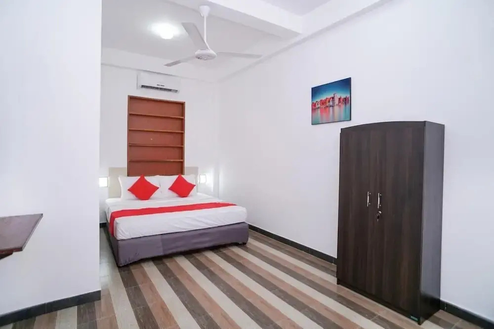 OYO 566 U K G Residencies