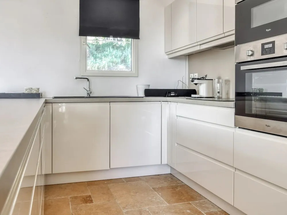 Plush Villa in Le Cannet-des-Maures with Private Pool