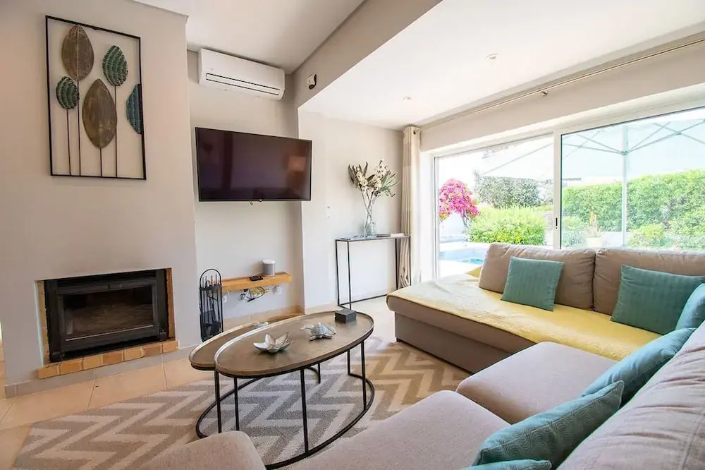 Casa Ana Superbly Renovated With Heated Private