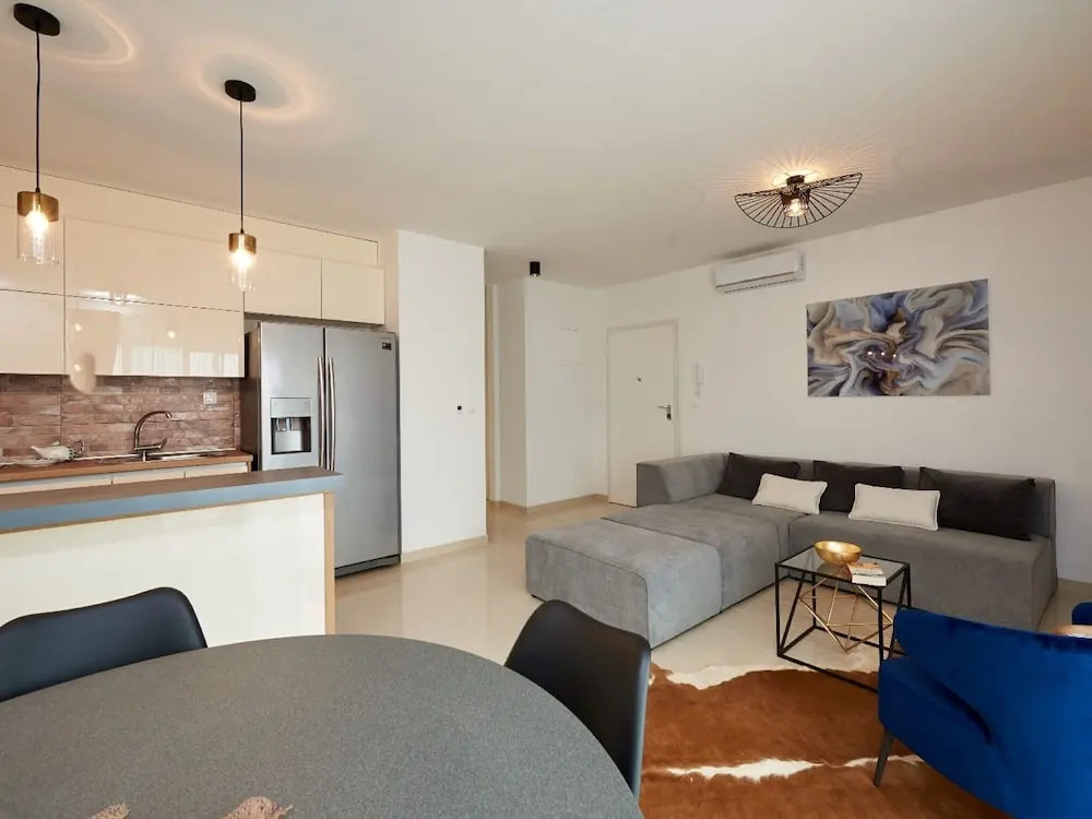 Enticing Holiday Home in Trogir near Sea Beach
