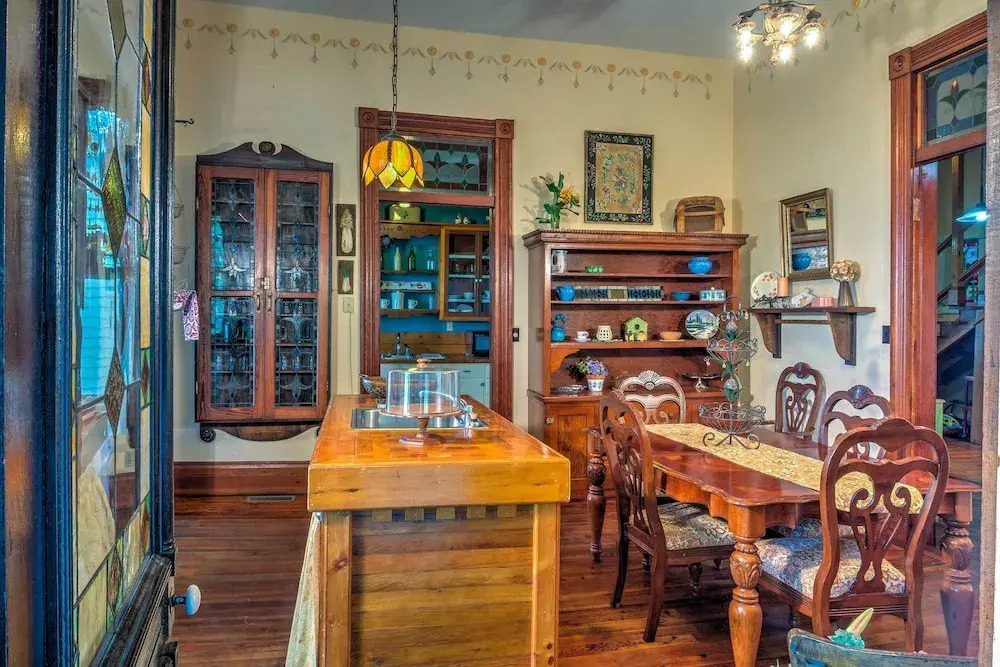 Russellville House w/ Garden - Walk to Main Street