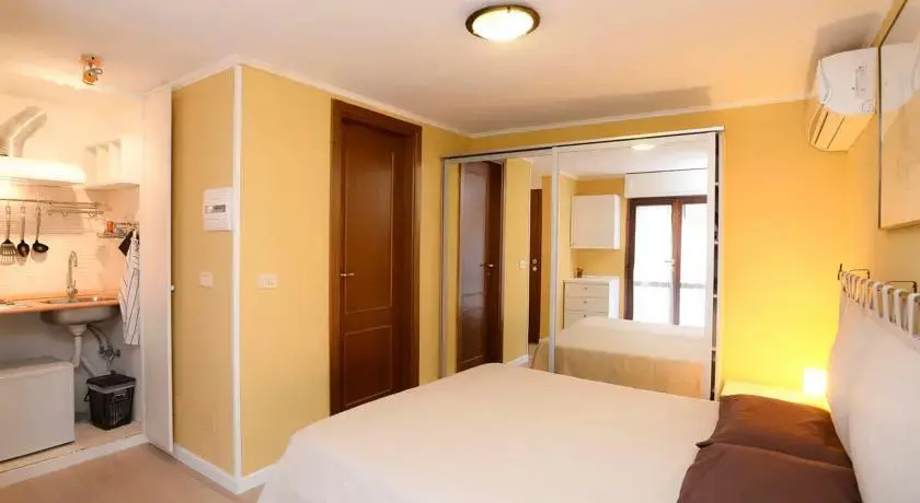 Panoramic Quite Suite by Metro