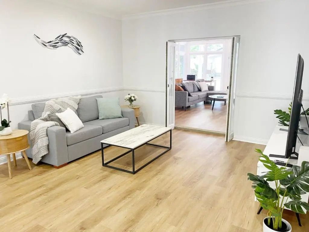 Willow Garden Stays Cairns - Beachfront 4 Bedroom Luxury Holiday Home