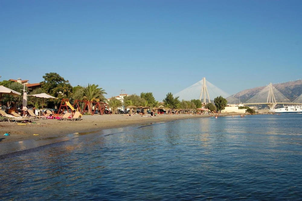 Hotel Antirriο
