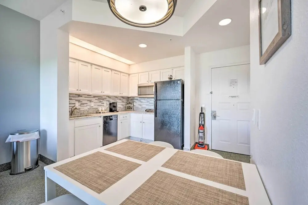 Orlando Family Condo ~ 9 Mi to Magic Kingdom!