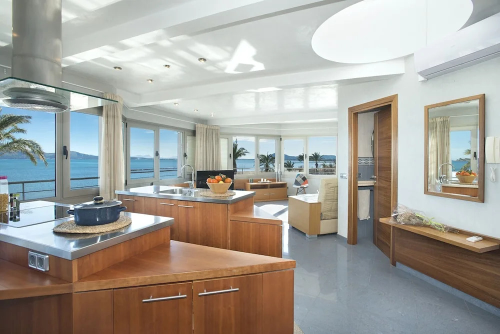 Apt Magnifics with sea view by JS Villas