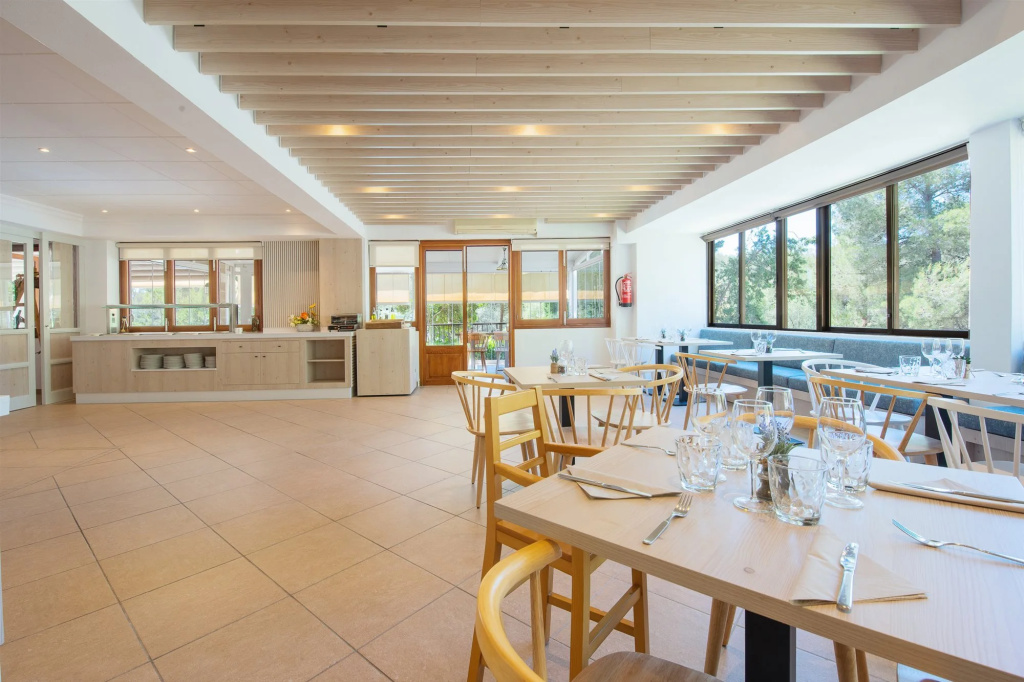 Hotel Playa Mondrago