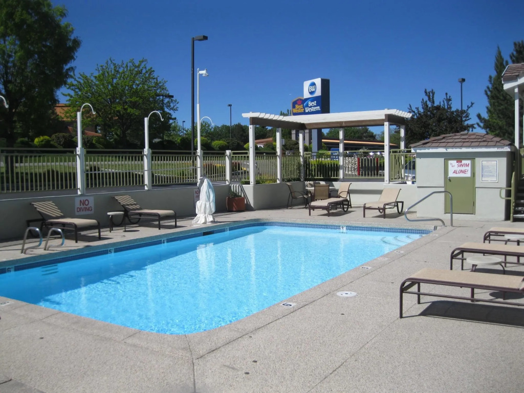 Airport Inn