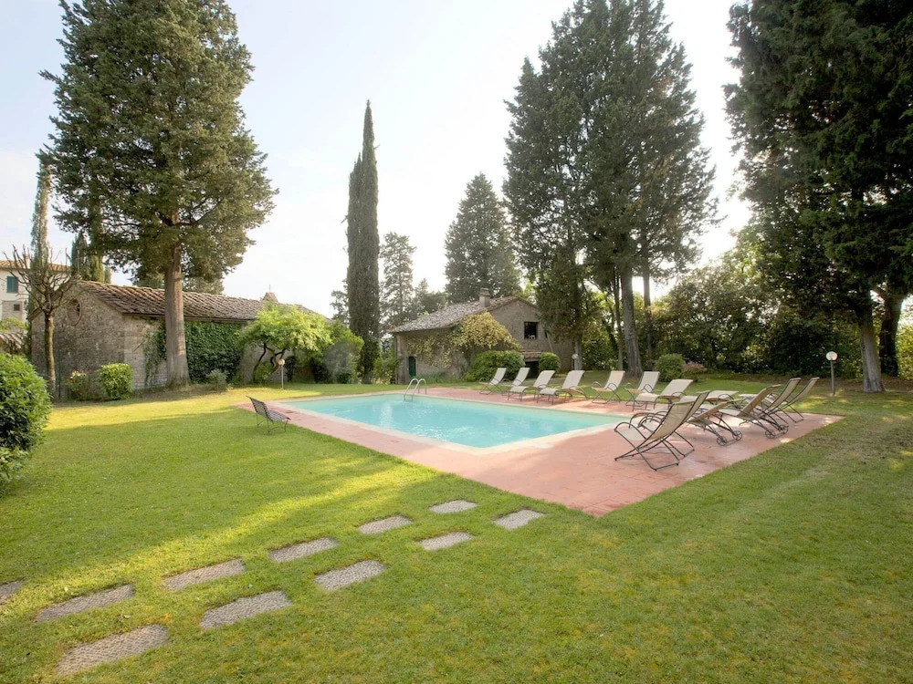 Cosy holiday home in Tuscany with shared swimming pool