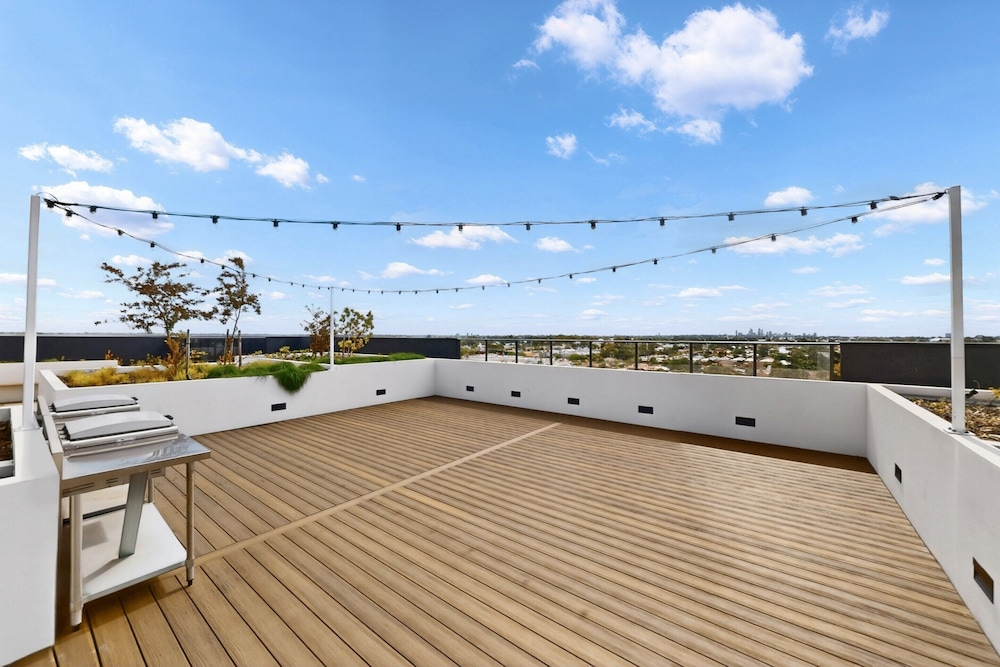 Newly Built Apartment Near Shops and Parks