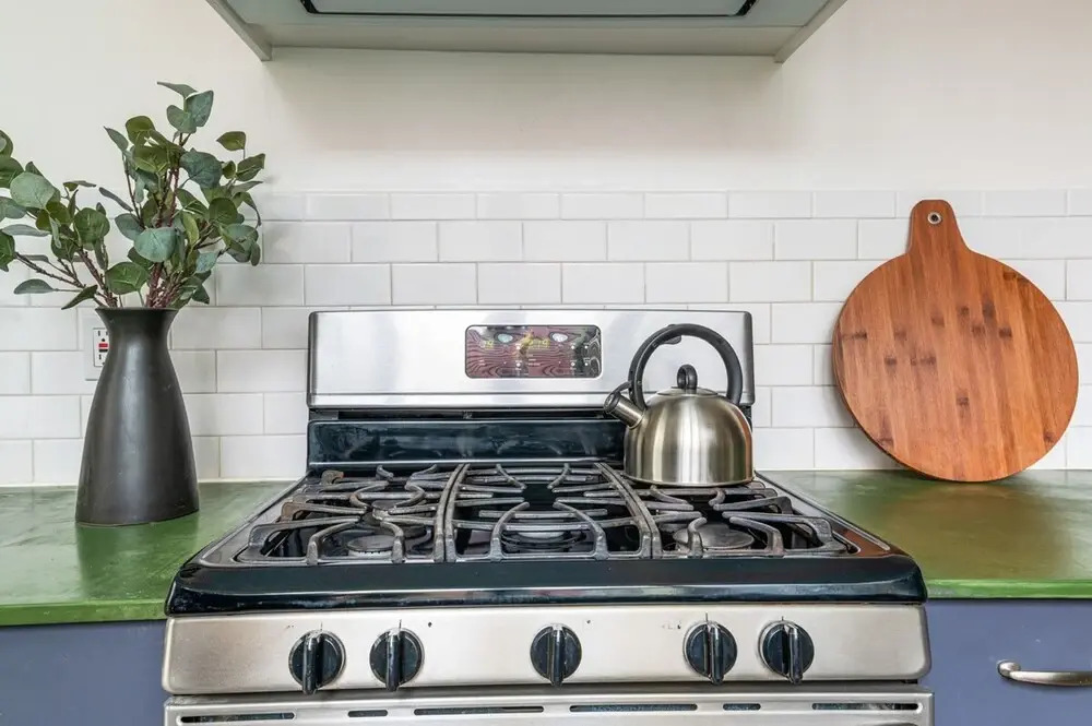 Adelphi I 3BR Ft Greene w Backyard Patio Porch