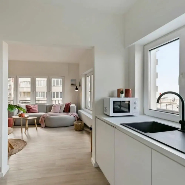 Stylishly Refurbished Apartment With sea View