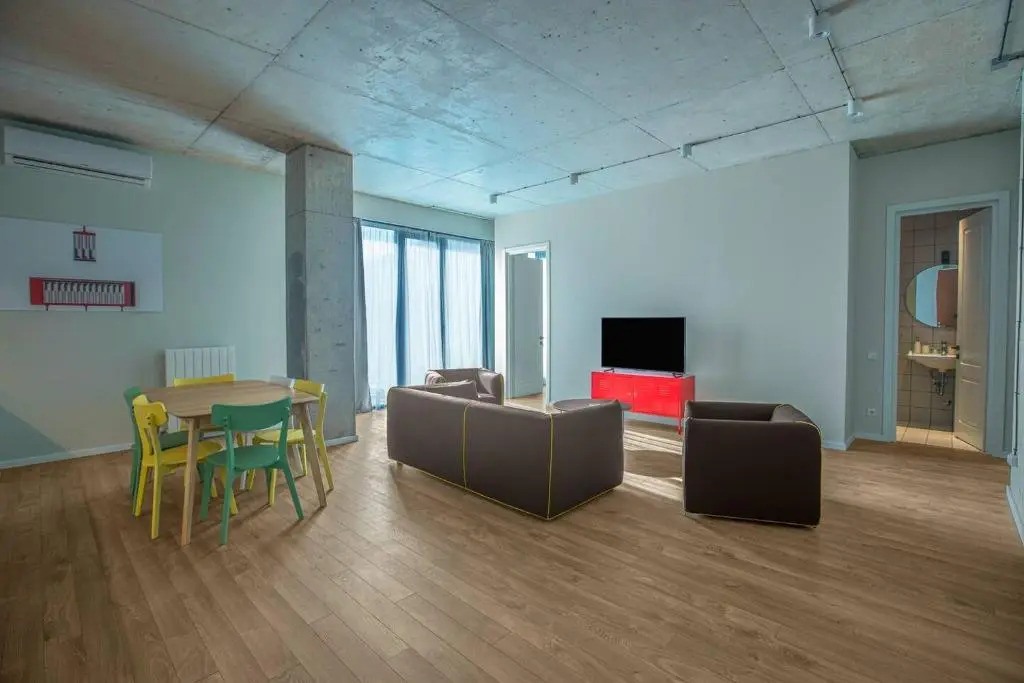 2BR apartment with 2 balconies in heart of the city