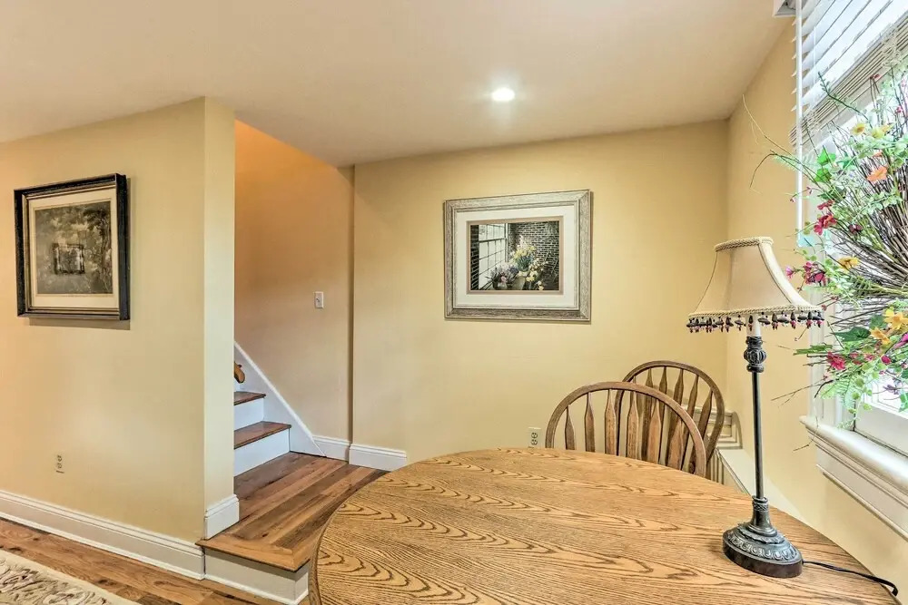 Townhome in Leesburg Historic District