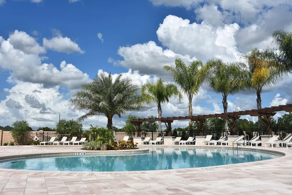 Nov Special 3 bed West Lucaya ID: 168863